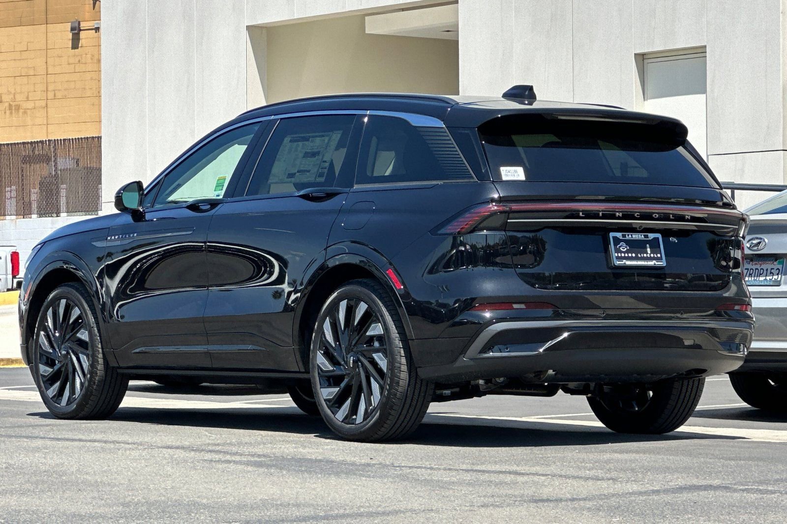 New 2026 Lincoln Nautilus Black Label w/ Jet Appearance Package AWD/4WD image 5