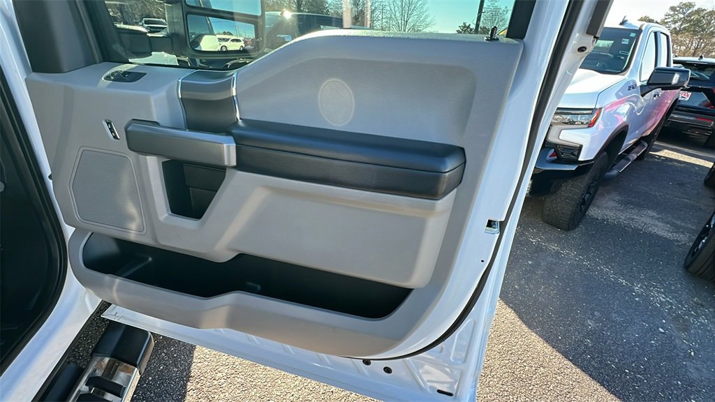 Used 2019 Ford F250 XLT w/ XLT Premium Package image 16