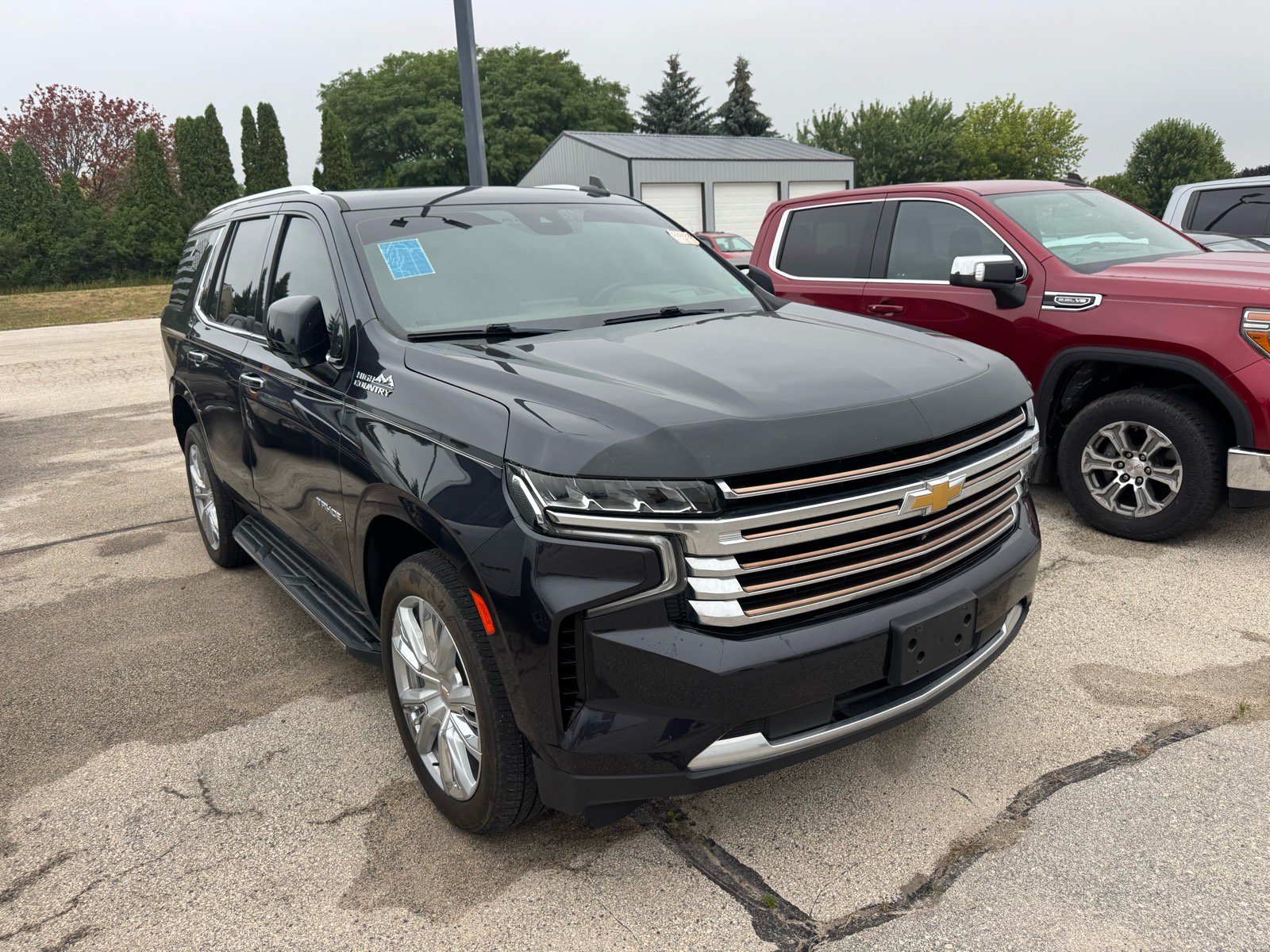 Used 2023 Chevrolet Tahoe High Country w/ Advanced Technology Package AWD/4WD image 3