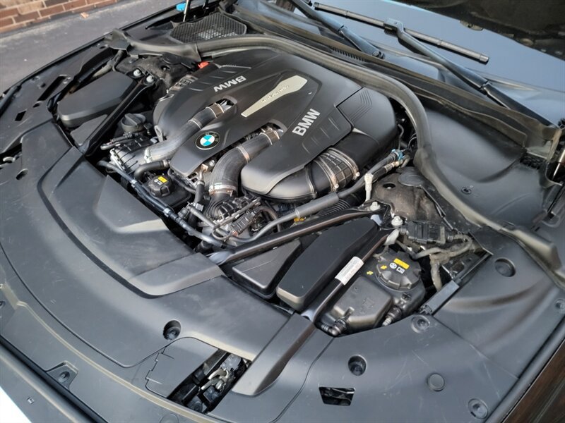 Used 2017 BMW 750Li xDrive AWD/4WD image 30