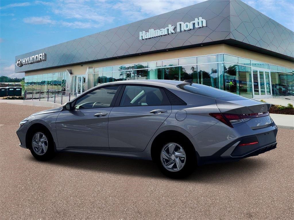 New 2026 Hyundai Elantra SE image 4