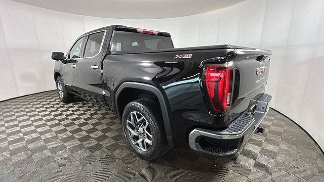 Used 2023 GMC Sierra 1500 SLT w/ SLT Convenience Package AWD/4WD image 4