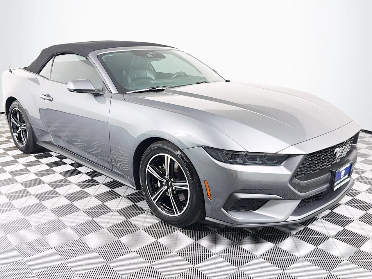 Used 2025 Ford Mustang Premium RWD image 28