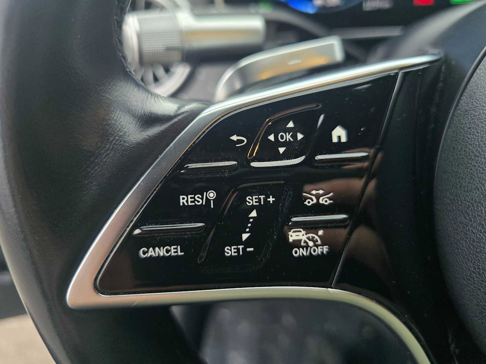 Used 2022 Mercedes-Benz EQS 450+ Sedan image 32