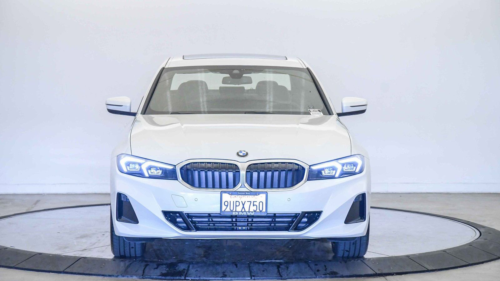 Used 2025 BMW 330i Sedan w/ Convenience Package image 7