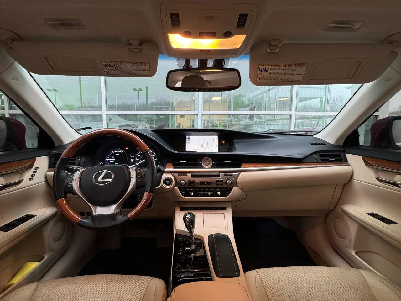 Used 2014 Lexus ES 300h w/ Luxury Package w/Bamboo Trim FWD image 18