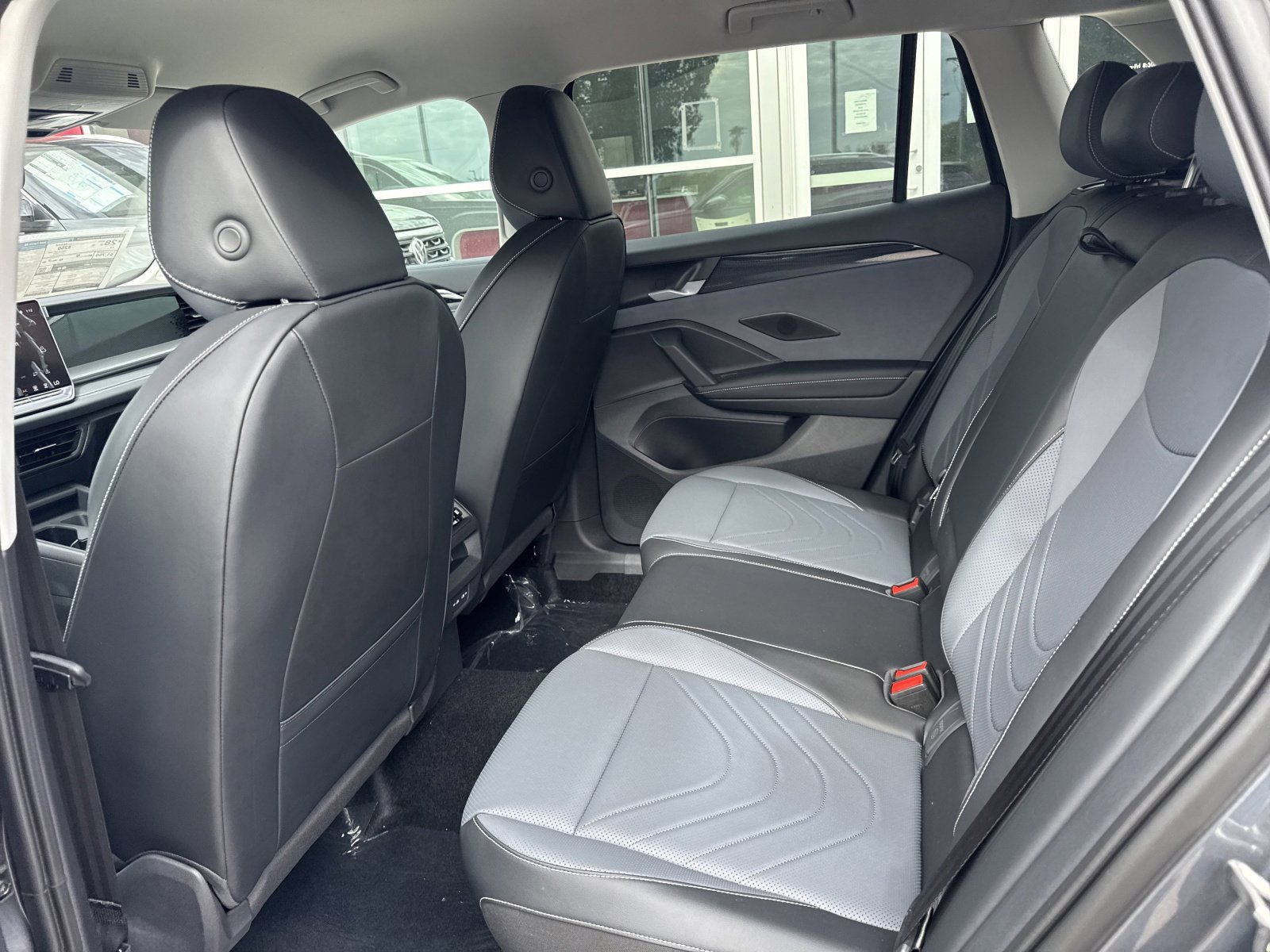 New 2026 Volkswagen Tiguan SE image 28
