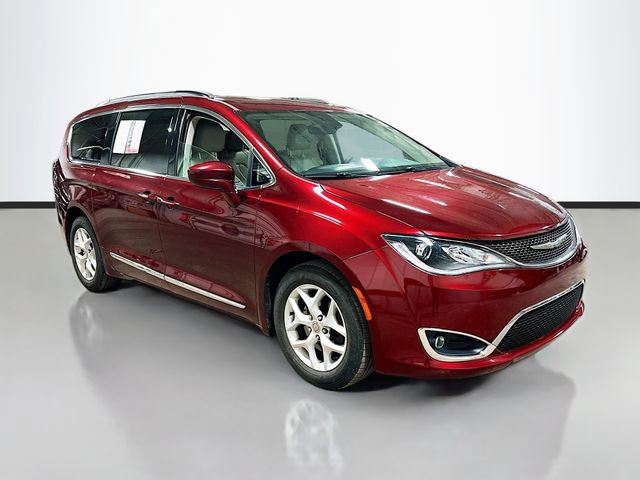 Used 2017 Chrysler Pacifica Touring-L image 3