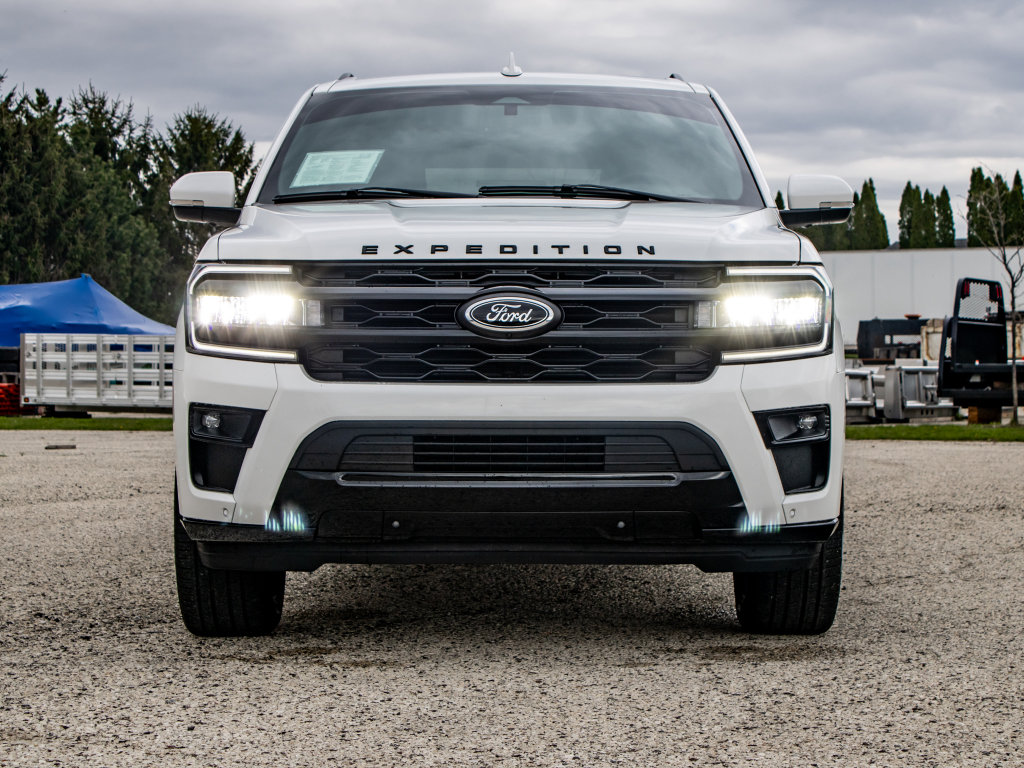Used 2024 Ford Expedition Max Limited AWD/4WD image 5