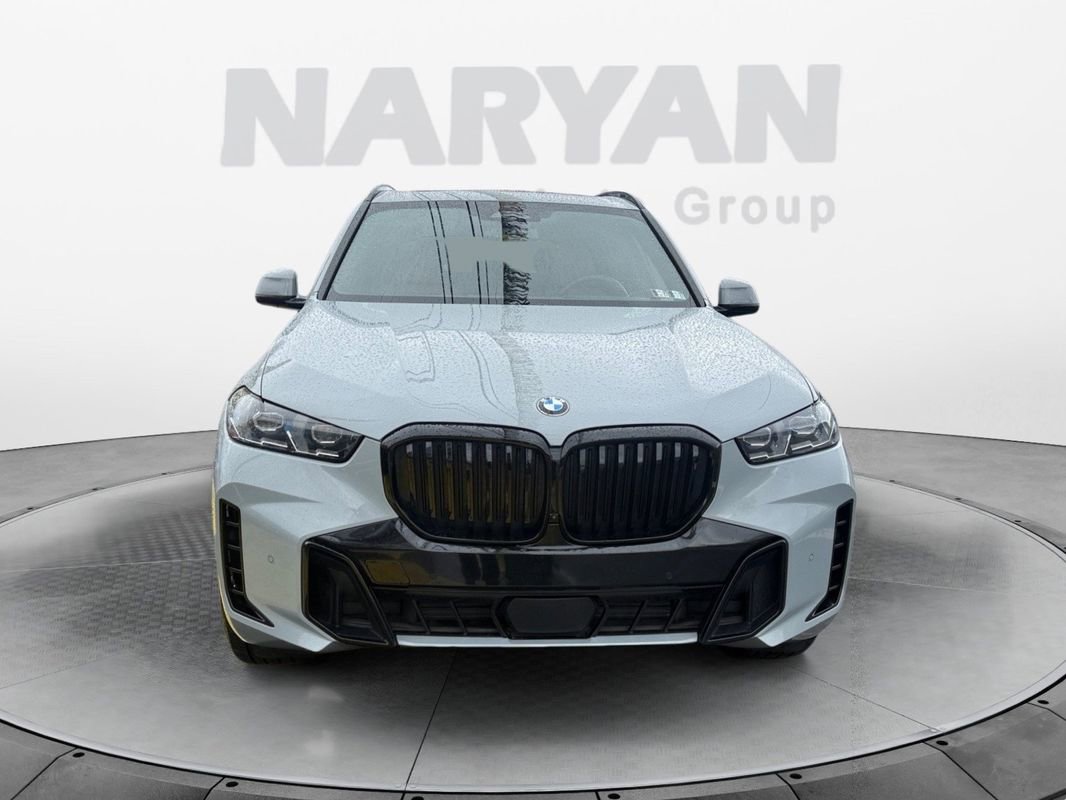 Used 2025 BMW X5 xDrive40i w/ M Sport Package image 3