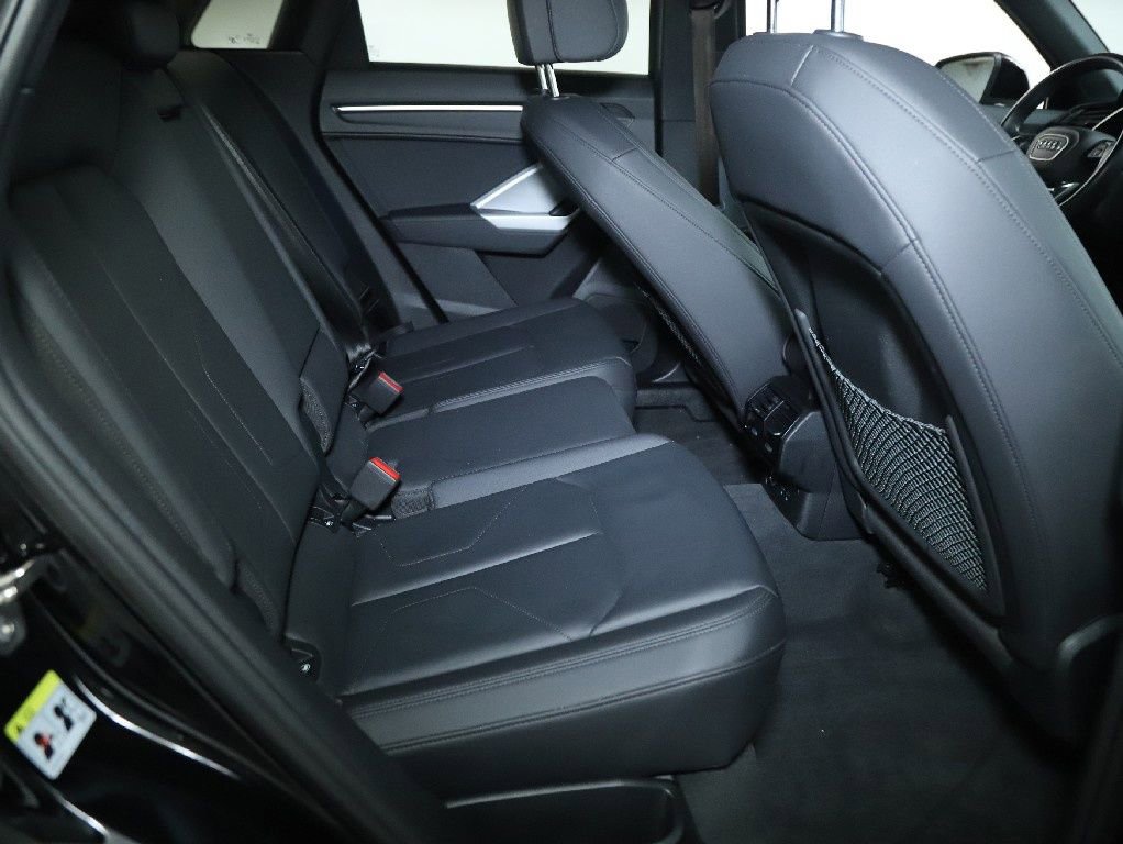 Used 2024 Audi Q3 2.0T Premium Plus w/ Premium Plus Package image 34