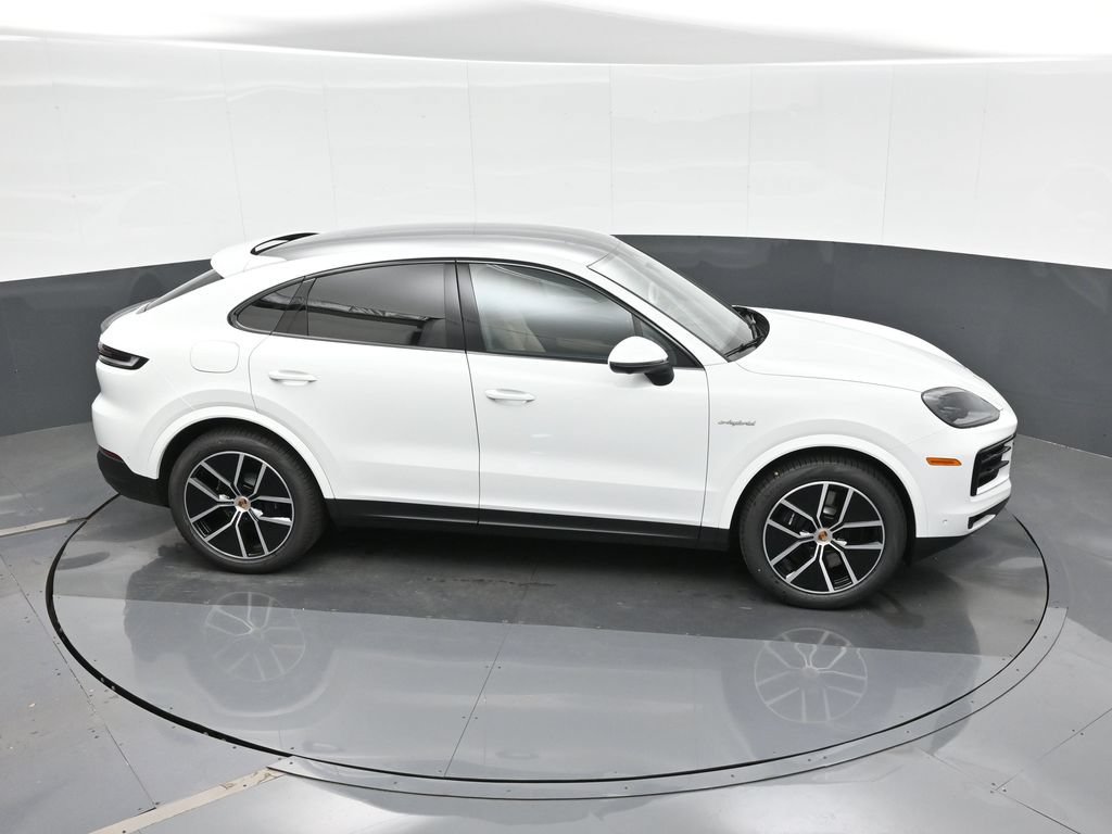New 2026 Porsche Cayenne E-Hybrid Coupe AWD/4WD image 31