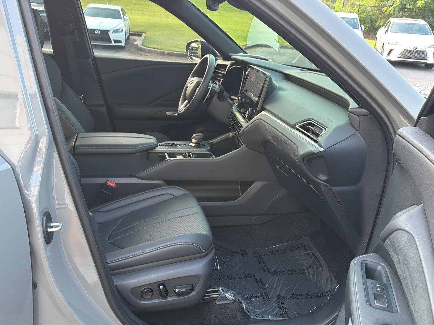 Certified 2025 Lexus TX 500h AWD w/ Technology Package image 15