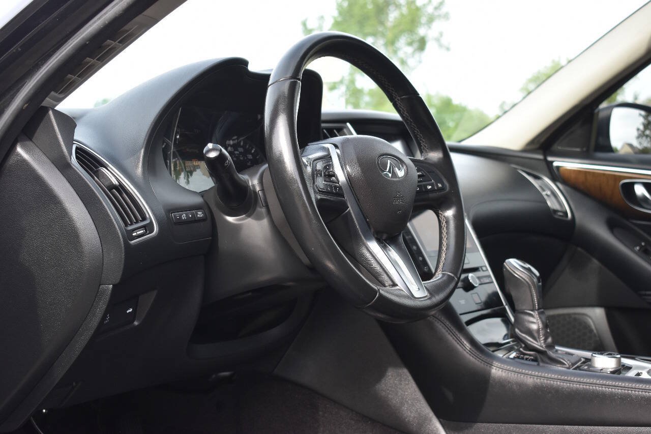Used 2019 INFINITI Q50 Luxe AWD/4WD image 19