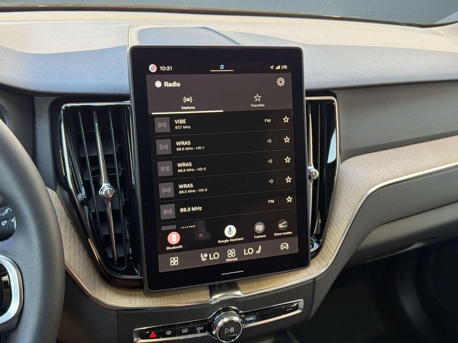 New 2026 Volvo XC60 T8 Plus w/ Climate Package AWD/4WD image 18