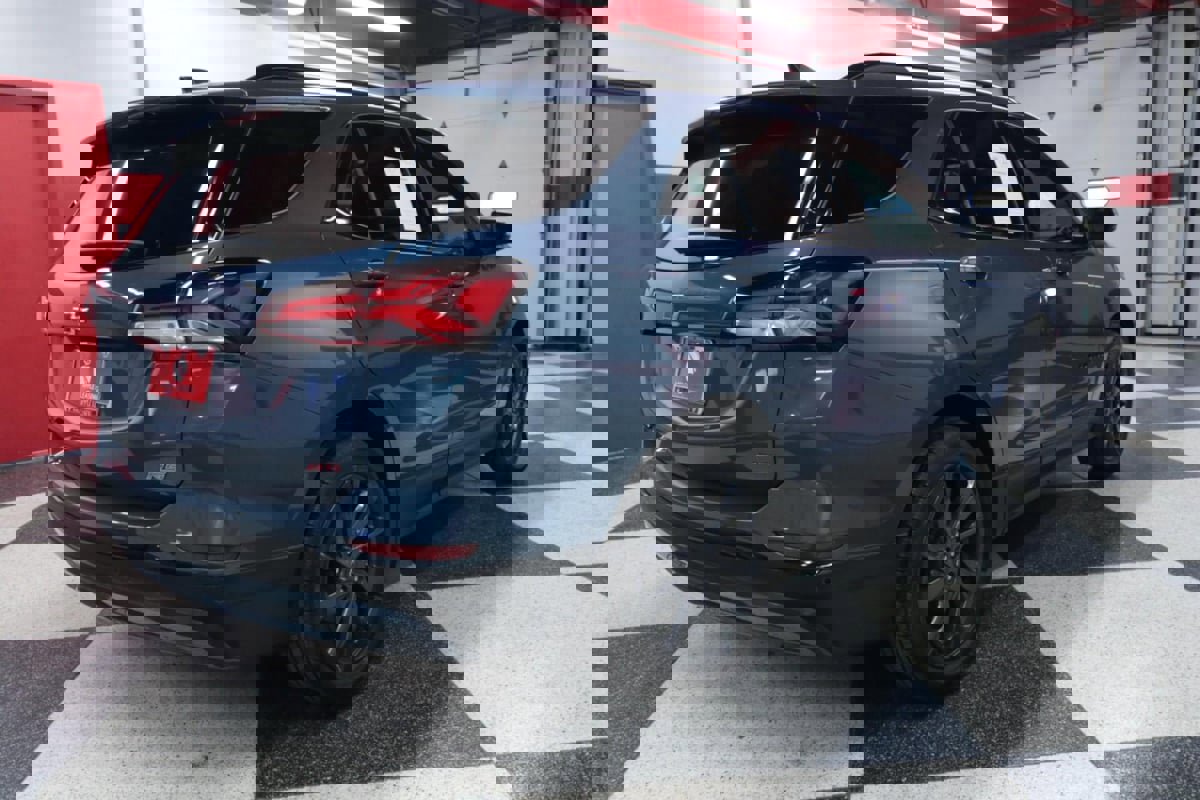 Used 2024 Chevrolet Equinox RS w/ RS Leather Package image 8