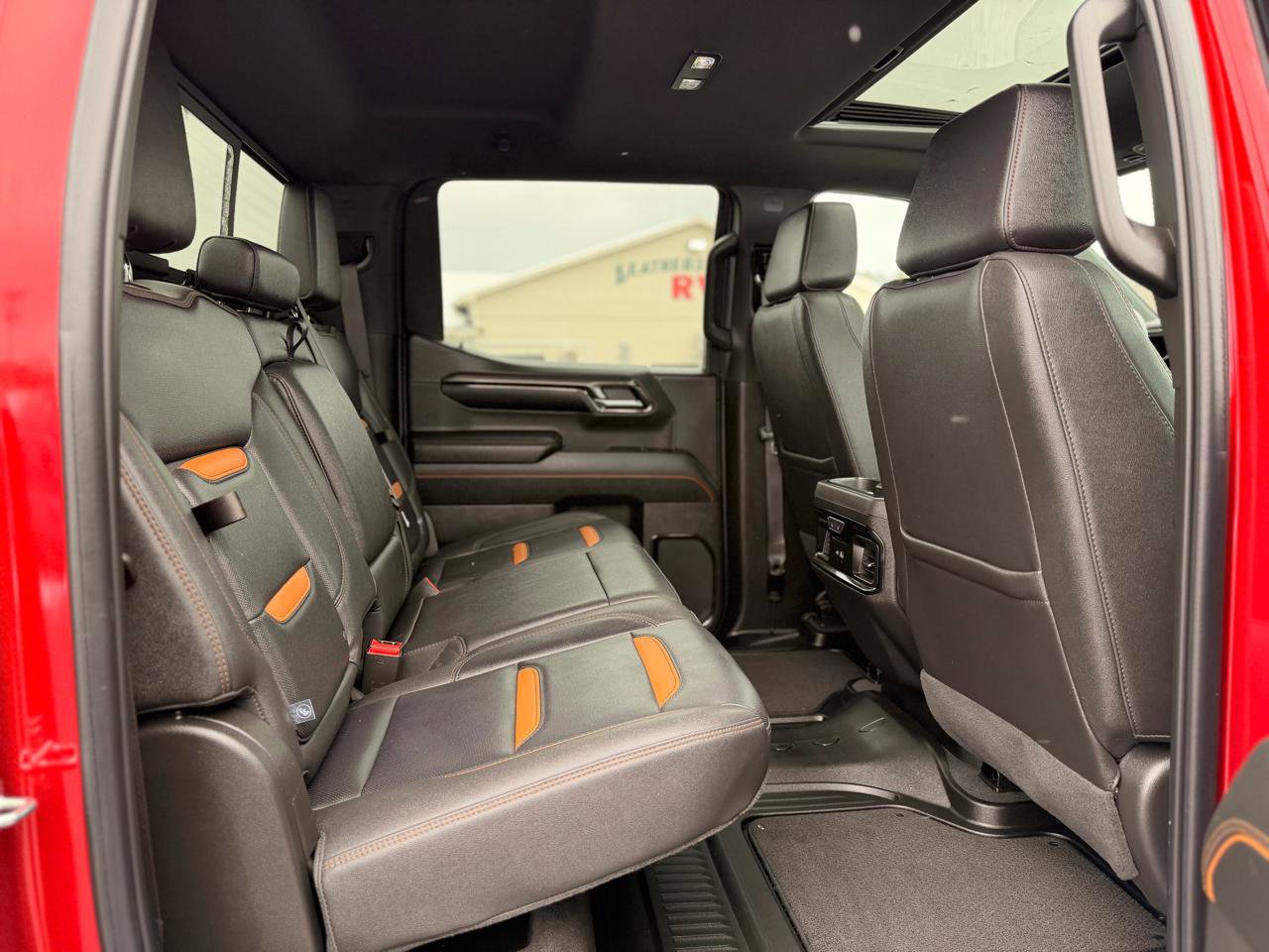 Used 2024 GMC Sierra 1500 AT4 w/ Technology Package AWD/4WD image 29