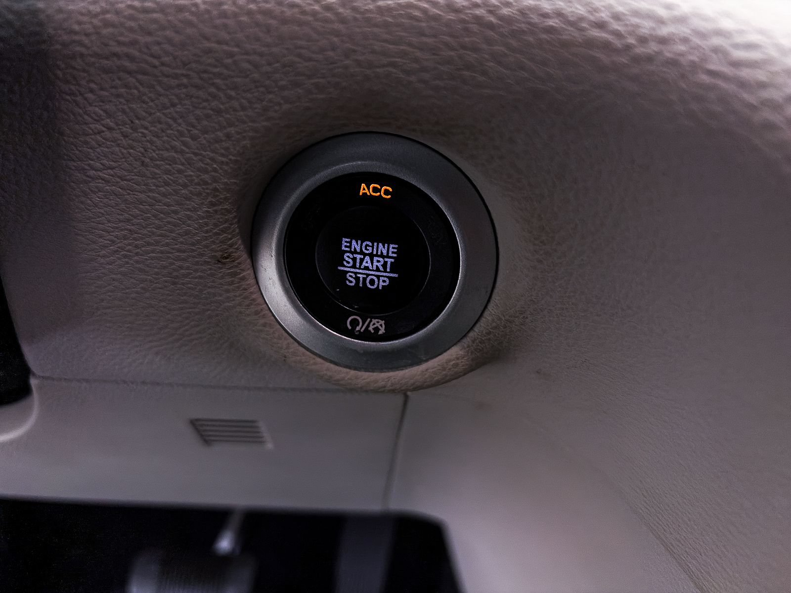 Used 2023 Chrysler Pacifica Touring-L AWD/4WD image 24