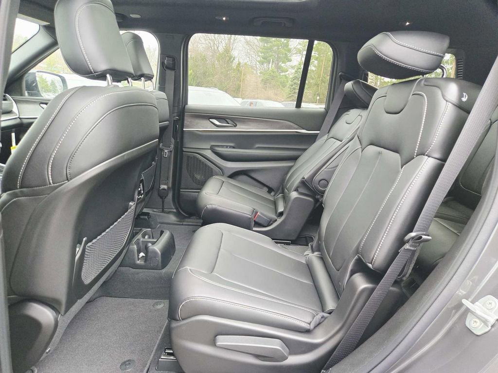 New 2025 Jeep Grand Cherokee L Limited AWD/4WD image 13