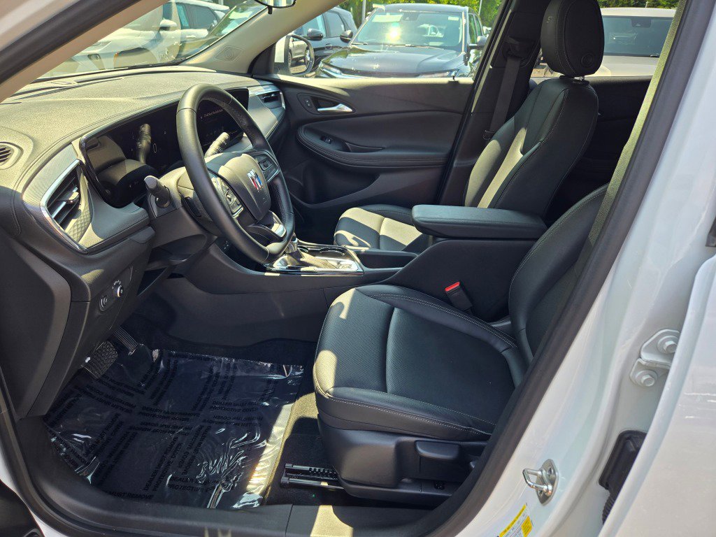 Used 2024 Buick Encore GX Sport Touring image 19