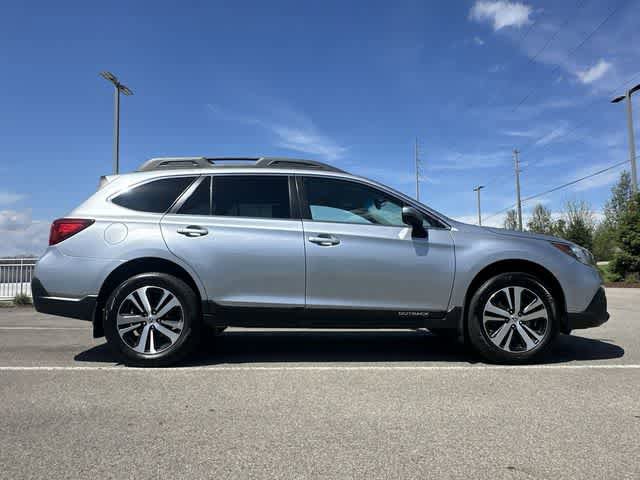 Used 2018 Subaru Outback 2.5i Limited AWD/4WD image 3