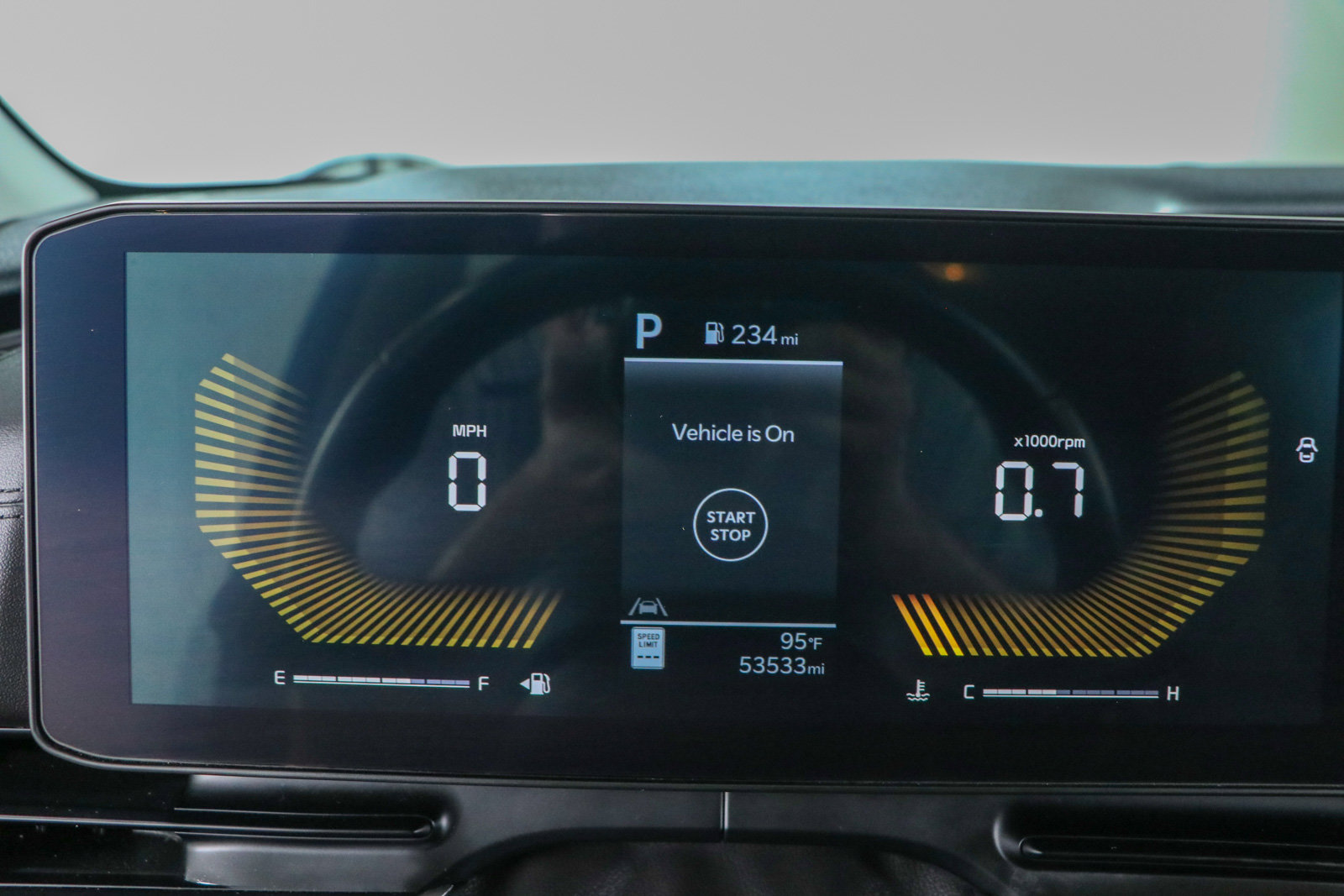 Used 2025 Kia Carnival FWD image 15
