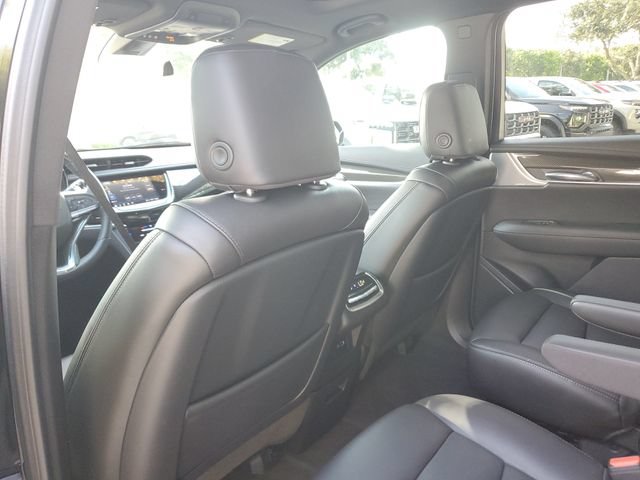 Used 2023 Cadillac XT6 Sport w/ LPO, Floor Liner Package AWD/4WD image 14