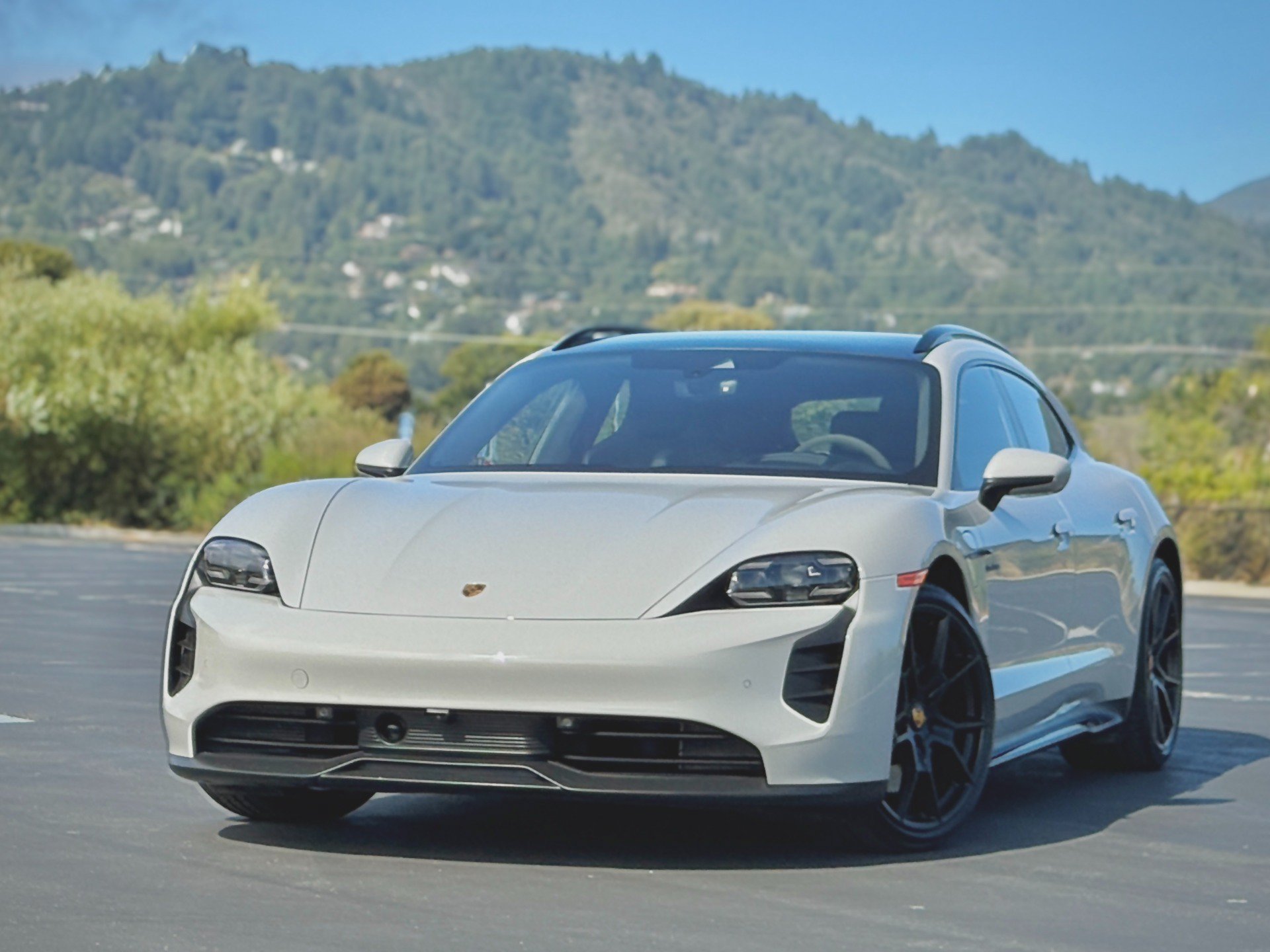 Used 2023 Porsche Taycan GTS AWD/4WD image 2