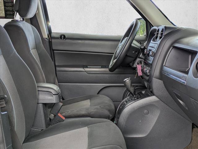 Used 2016 Jeep Patriot Sport w/ Power Value Group AWD/4WD image 22