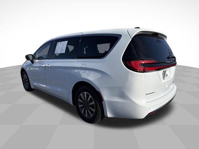 Used 2024 Chrysler Pacifica Limited FWD image 8