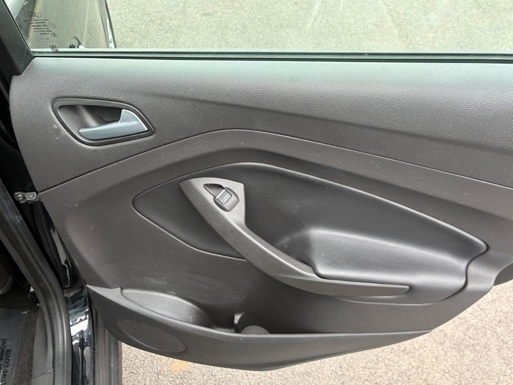 Used 2017 Ford C-MAX Energi SE image 30