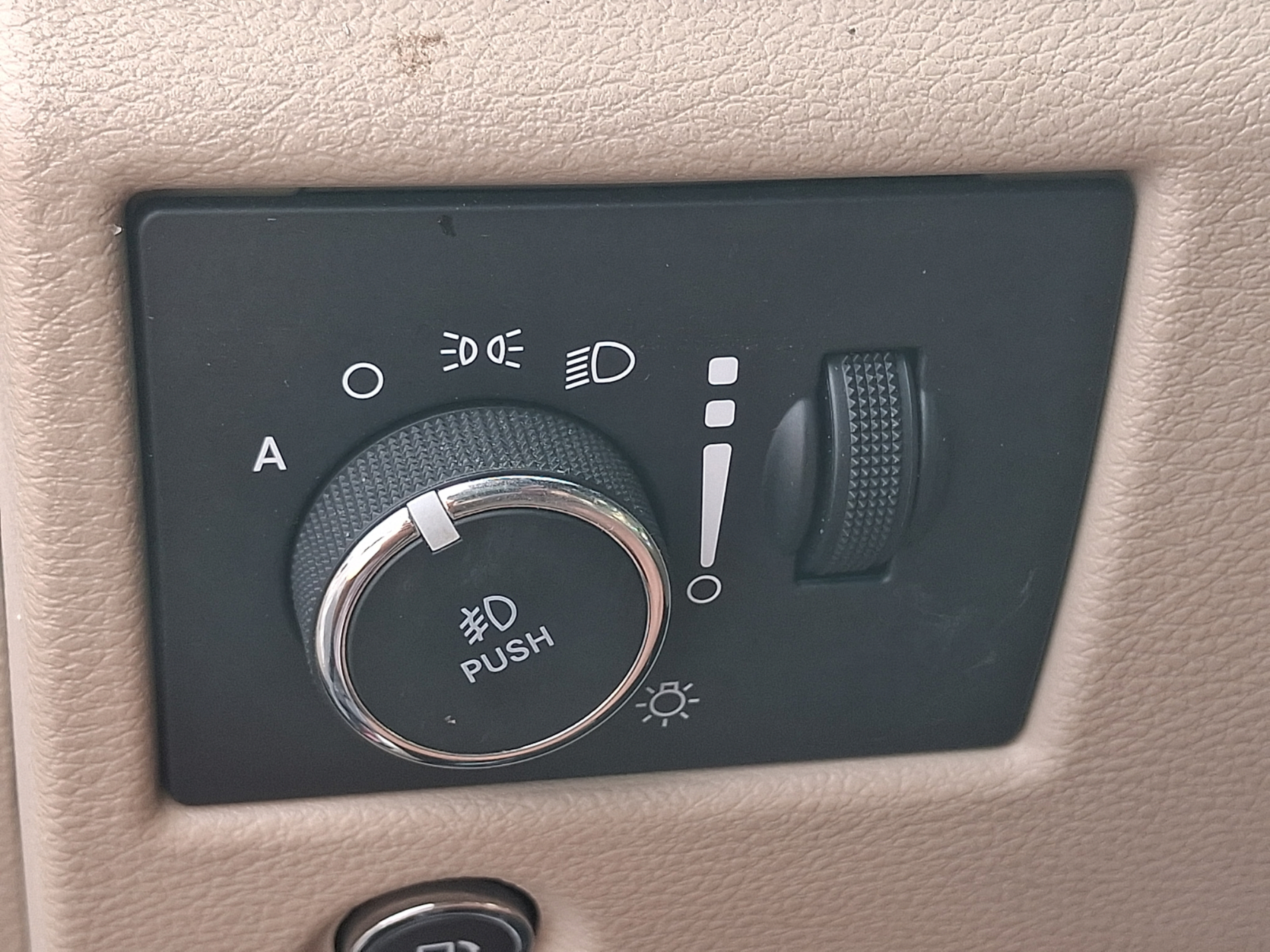 Certified 2021 Jeep Grand Cherokee Limited w/ Premium Lighting Group AWD/4WD image 22
