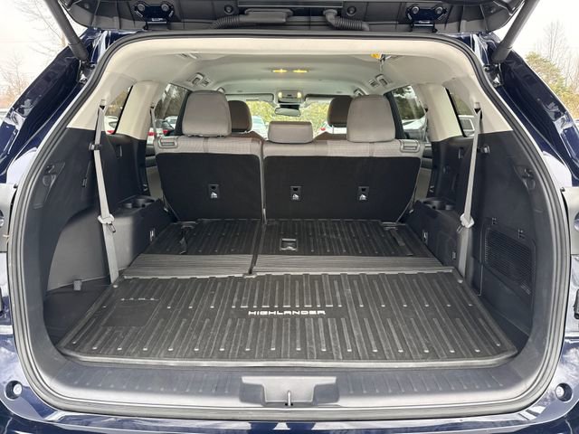 Used 2024 Toyota Highlander LE AWD/4WD image 28