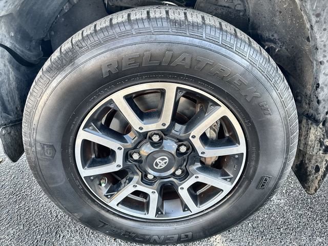 Used 2018 Toyota Tundra SR5 w/ TRD Off Road Package image 18