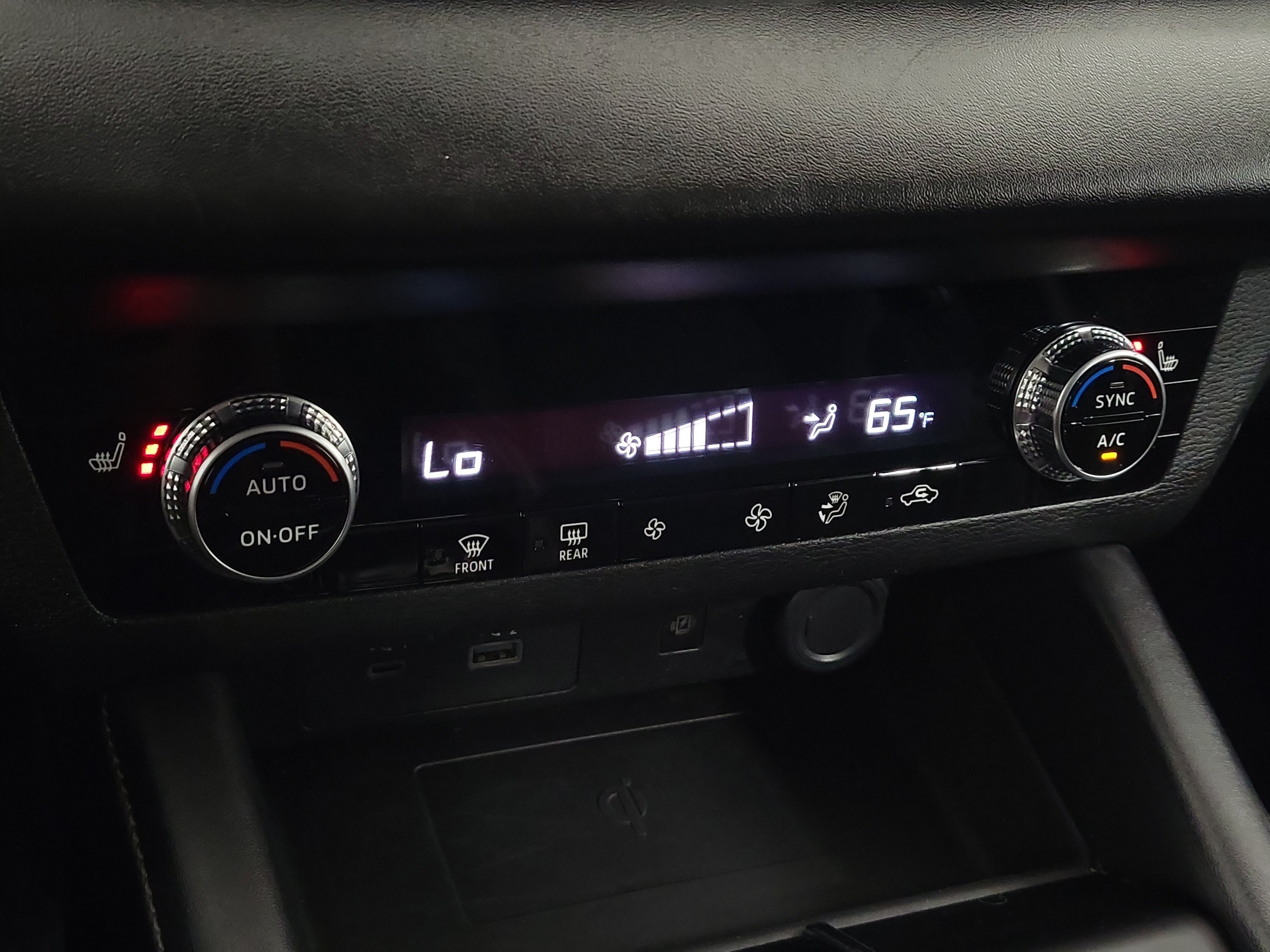 Used 2024 Mitsubishi Outlander SE FWD image 21