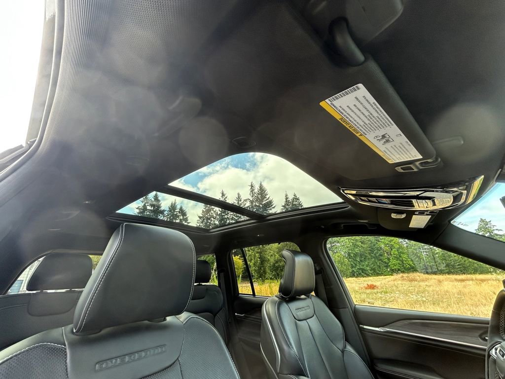 Used 2022 Jeep Grand Cherokee Overland w/ Adv Protech Group III image 27