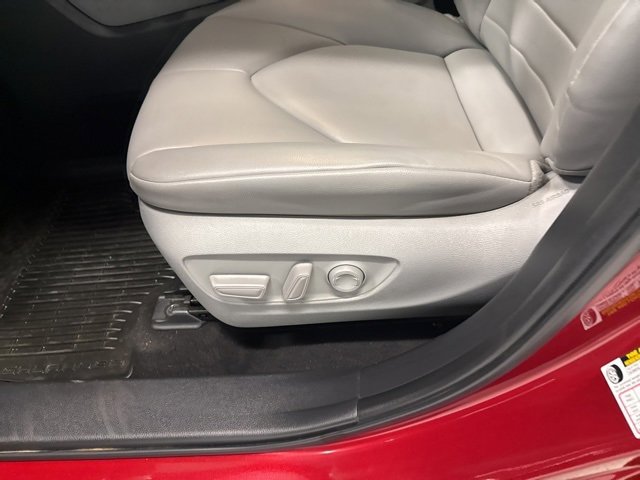 Used 2022 Toyota Highlander XLE image 13