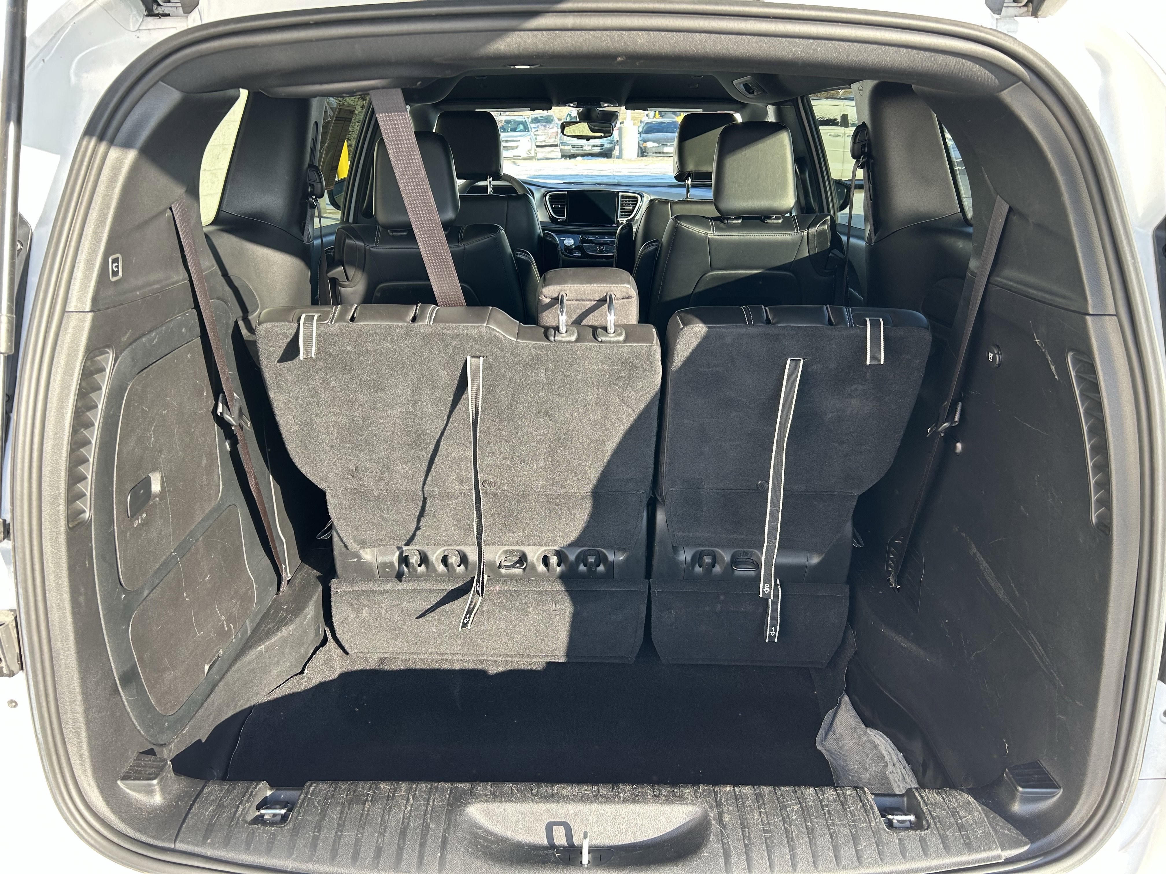 Used 2024 Chrysler Pacifica Limited image 21