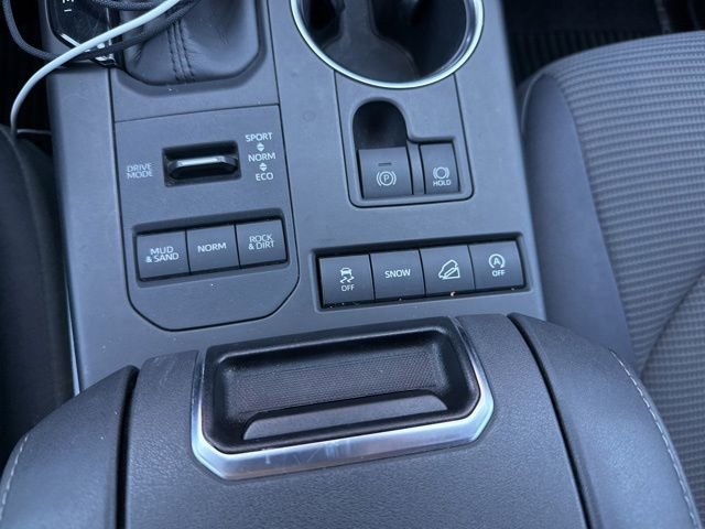 Used 2020 Toyota Highlander LE AWD/4WD image 18