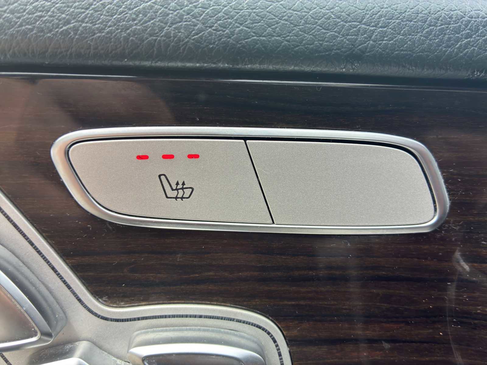 Used 2020 Mercedes-Benz GLC 300 4MATIC image 17