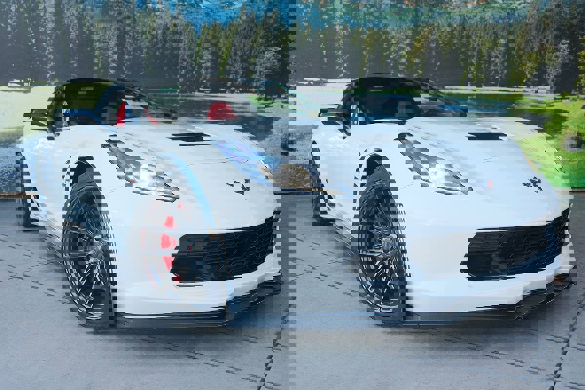 Used 2019 Chevrolet Corvette Grand Sport w/ Carbon Flash Badge Package image 3