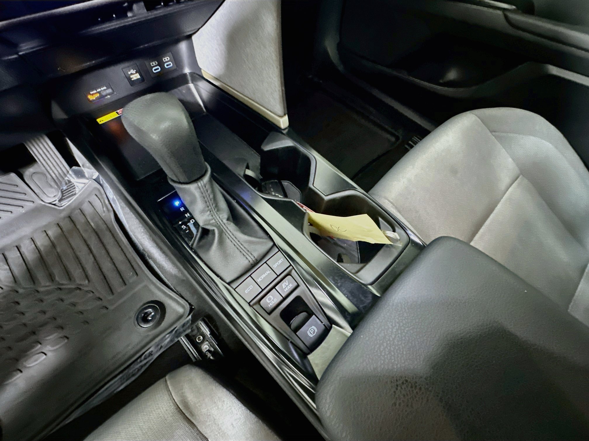 Used 2025 Toyota Camry LE w/ Convenience Package FWD image 22