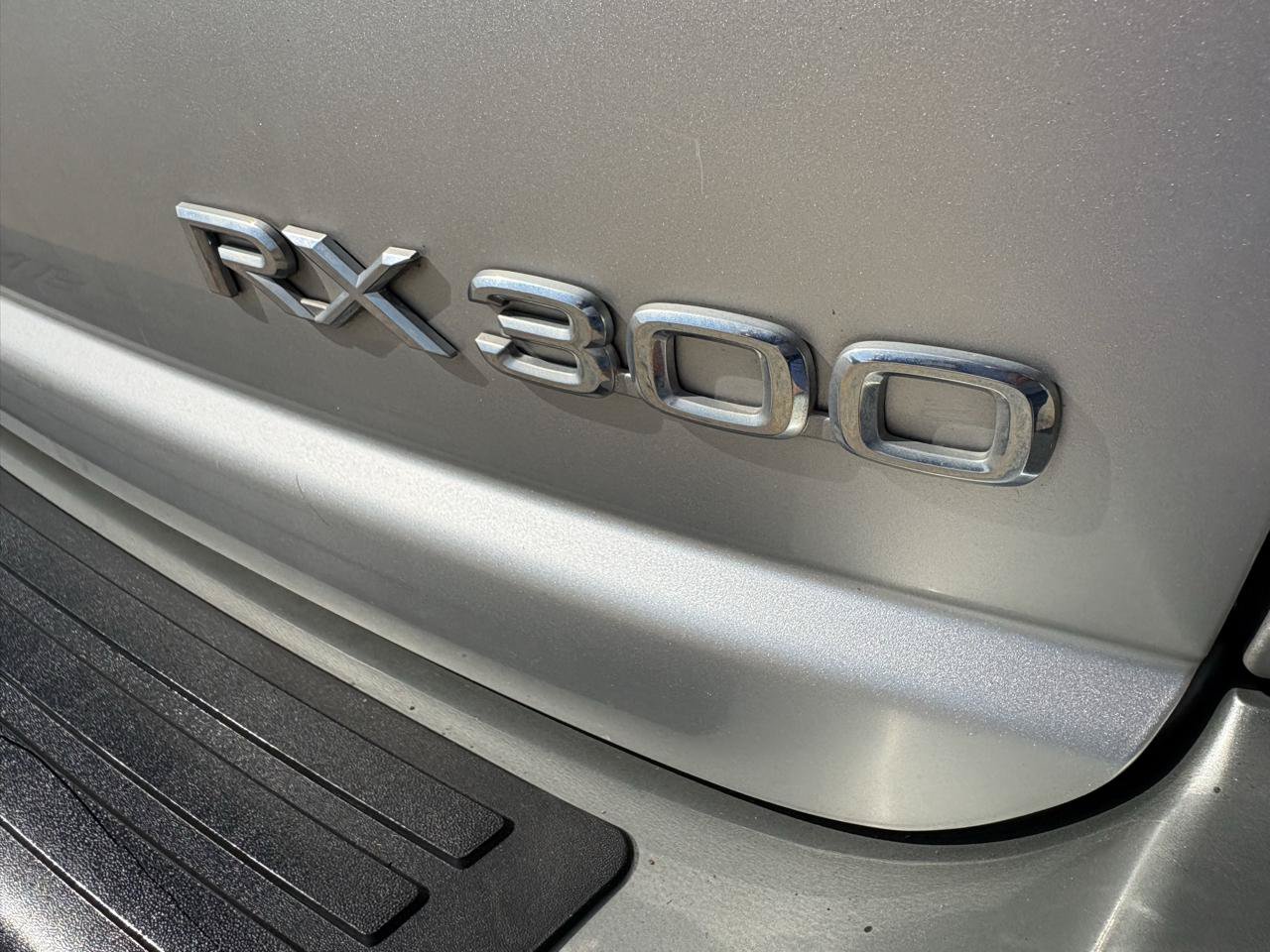 Used 2001 Lexus RX 300 w/ Premium Pkg Plus FWD image 19