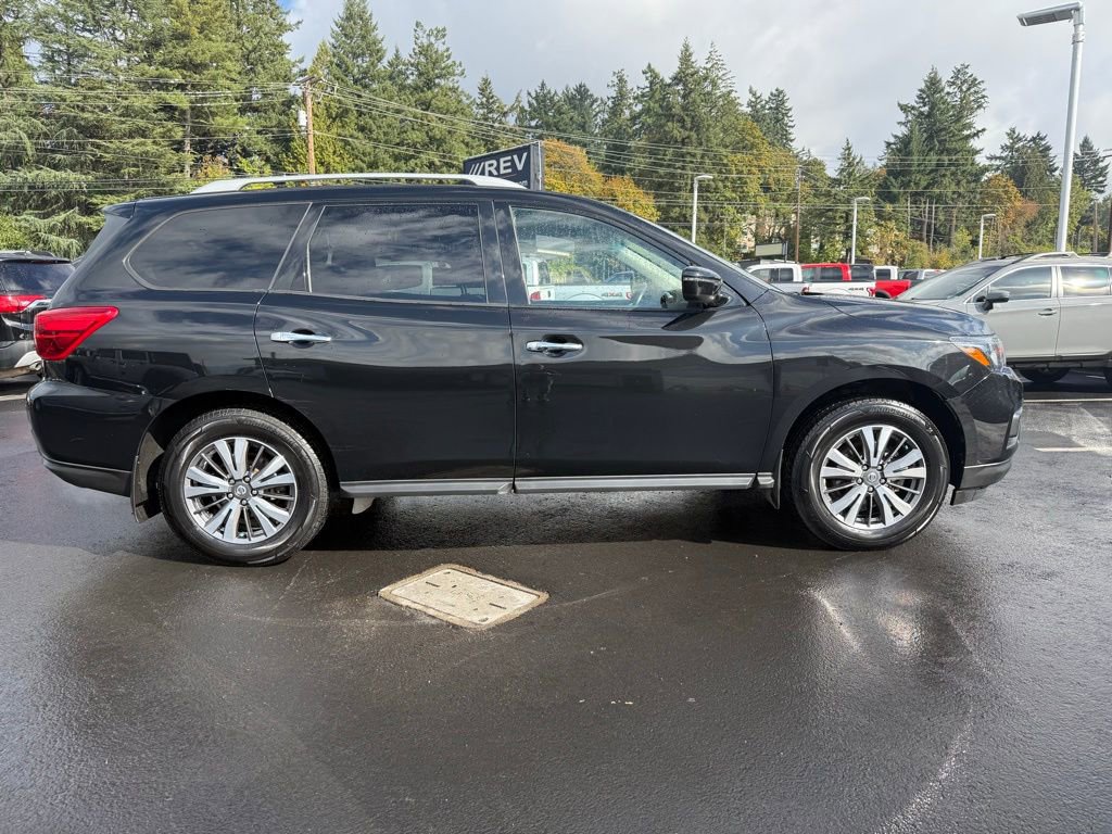 Used 2020 Nissan Pathfinder SV image 6