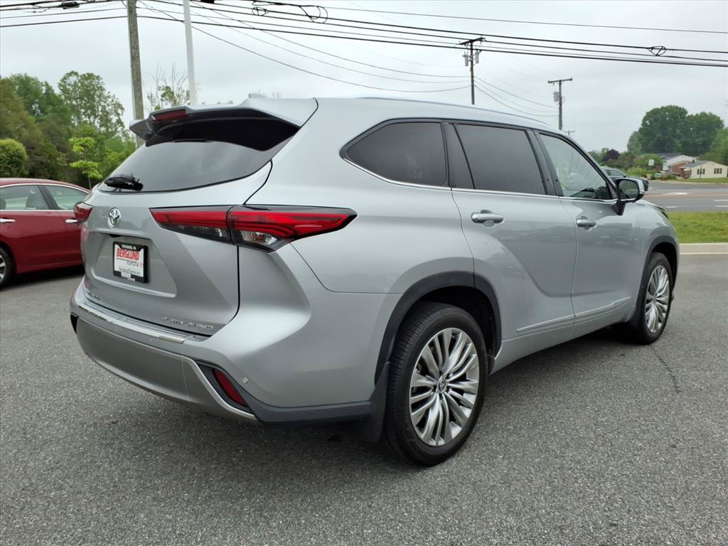 Used 2023 Toyota Highlander Platinum AWD/4WD image 4