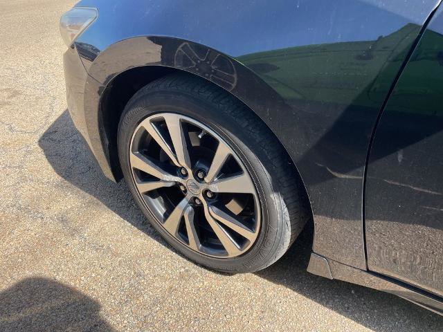 Used 2017 Nissan Maxima Platinum FWD image 4