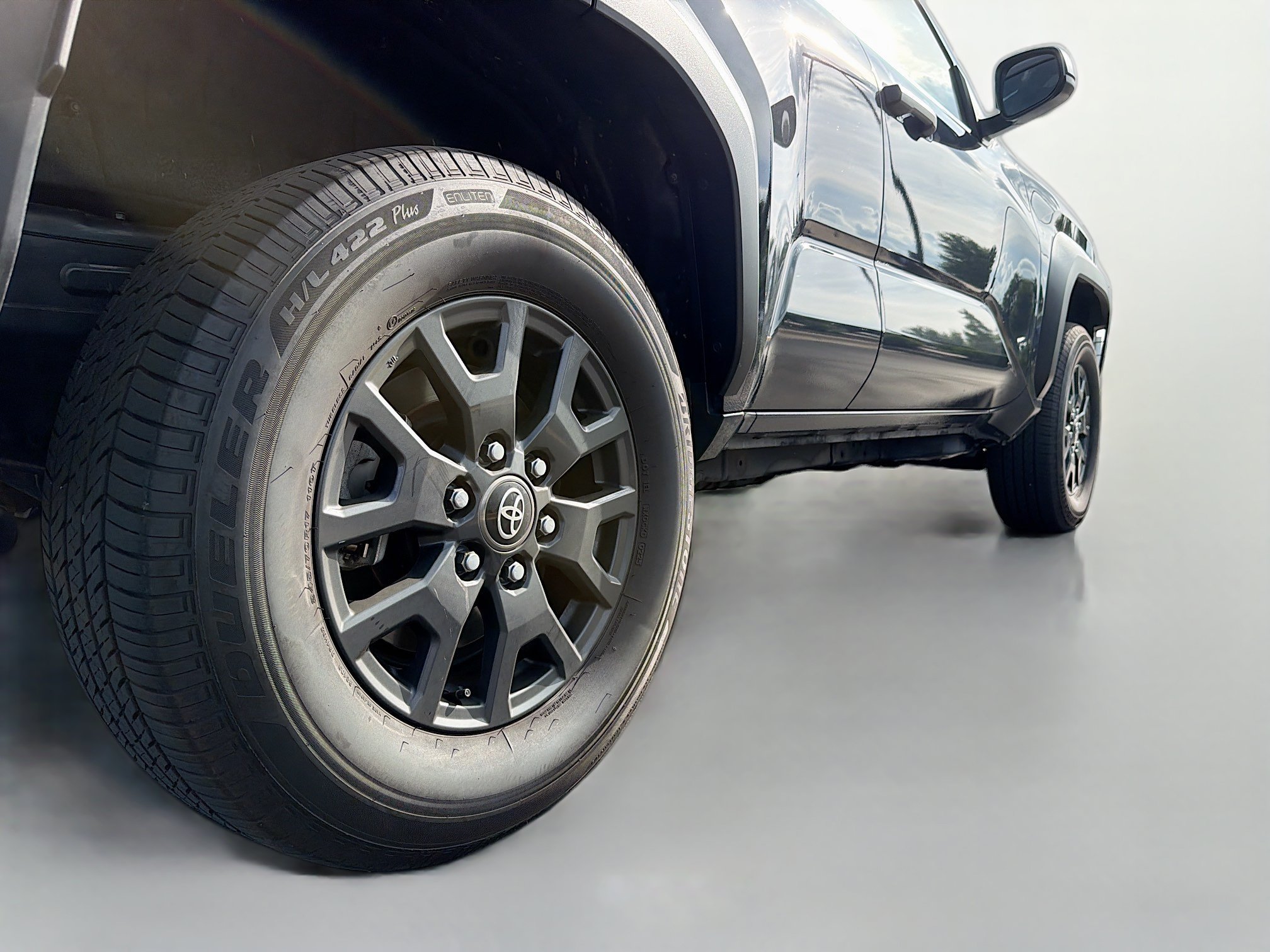 Certified 2025 Toyota 4Runner SR5 AWD/4WD image 16