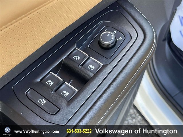 Certified 2025 Volkswagen Atlas Cross Sport SEL image 15