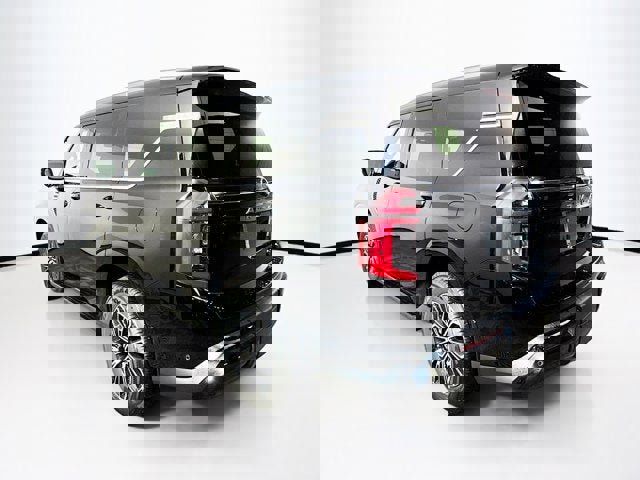 New 2025 Nissan Armada SL w/ Captain's Chari Seat Package image 7