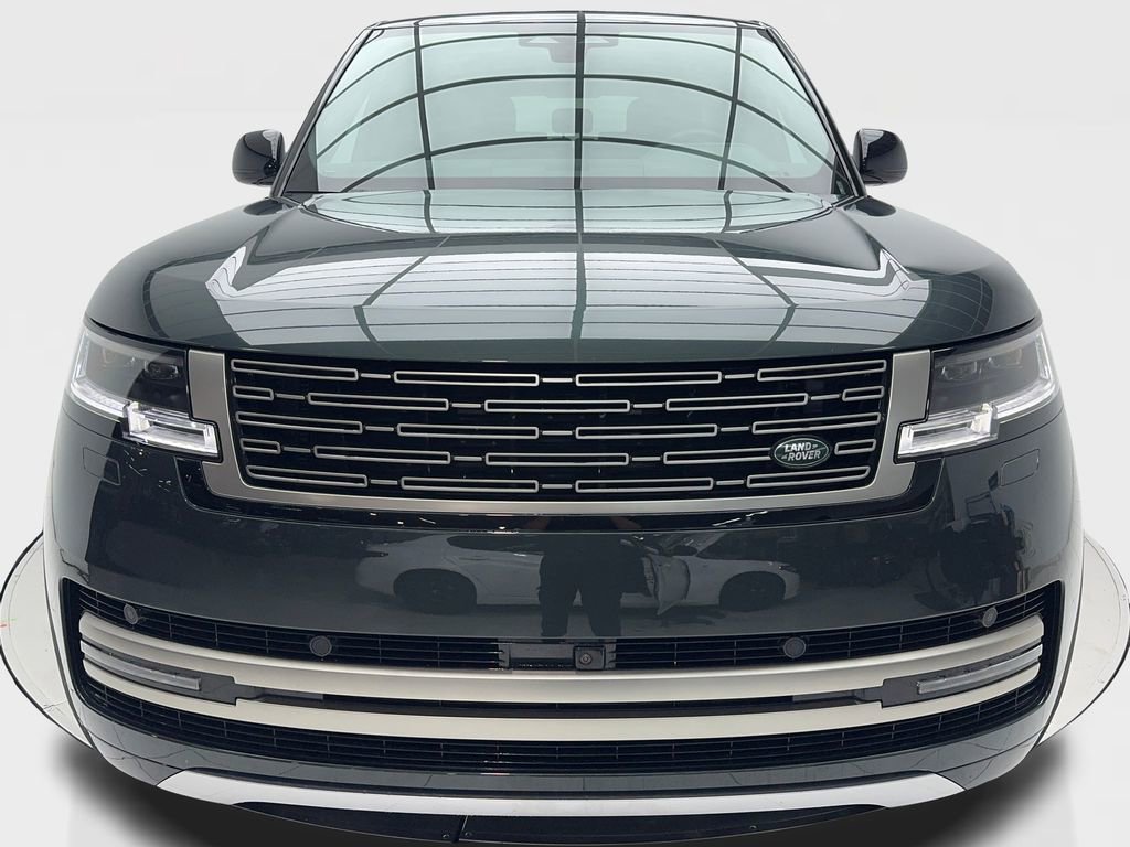 Used 2024 Land Rover Range Rover Long Wheelbase SE image 4